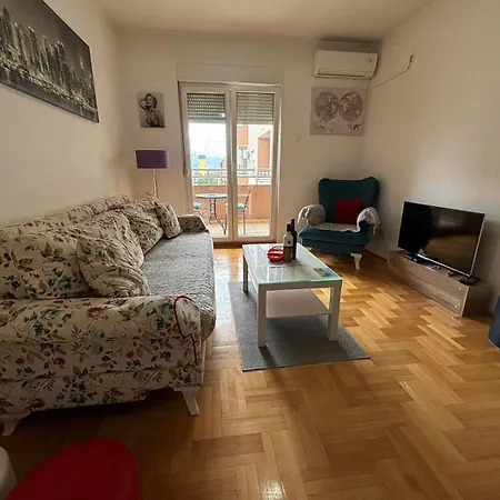 38 Apartment *